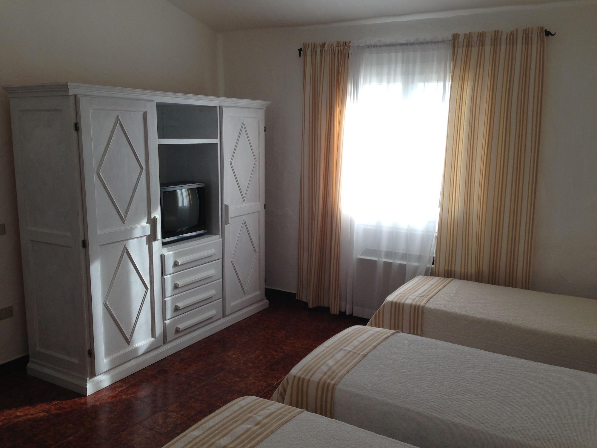 Hotel 3 Botti Baja Sardinya Dış mekan fotoğraf