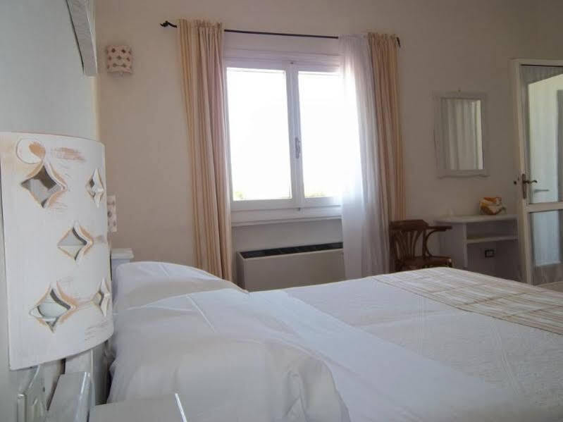 Hotel 3 Botti Baja Sardinya Dış mekan fotoğraf
